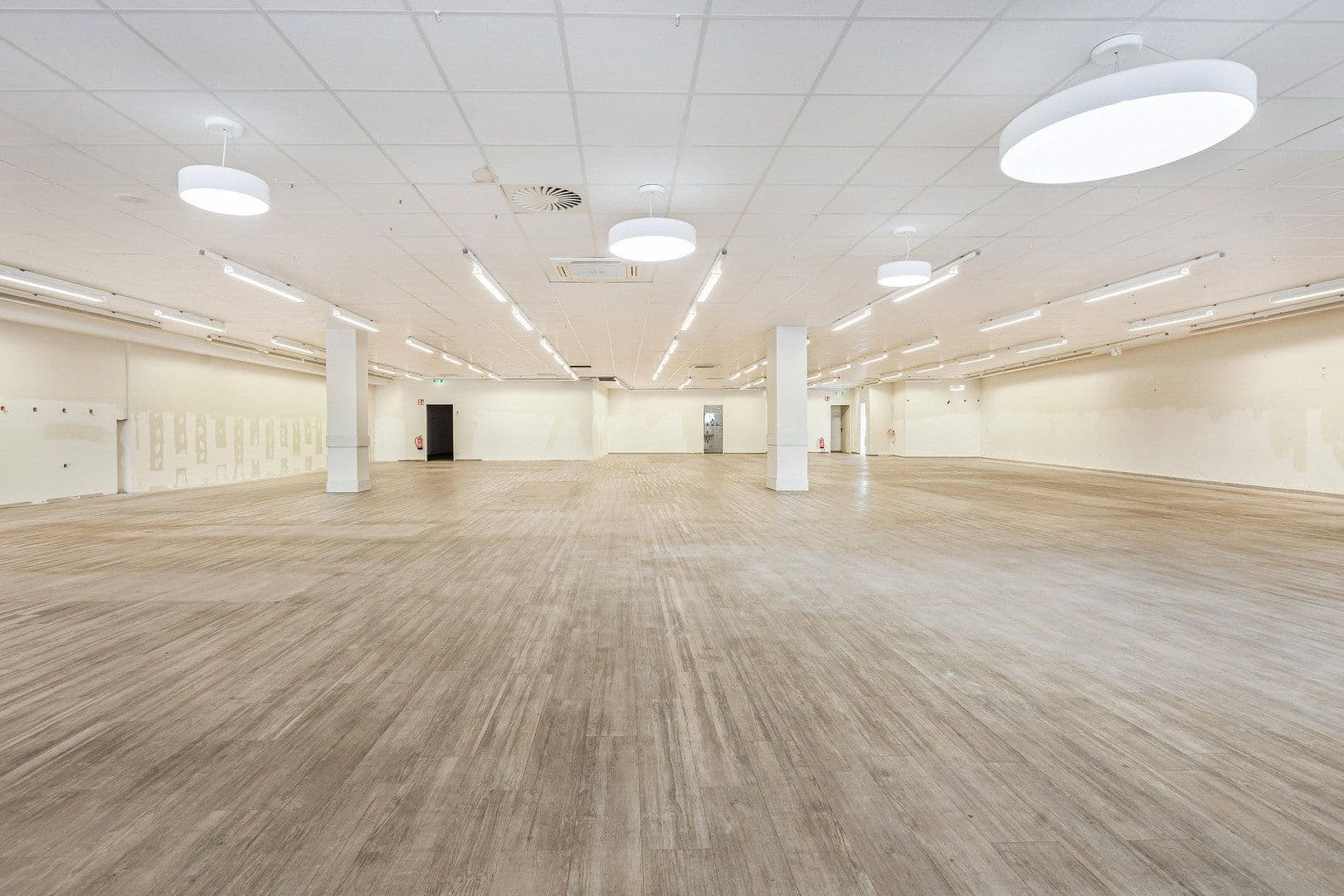 Prenájom nebytového priestoru 605 m², Hauptstraße 154, Heiligenhaus, Severné Porýnie - Westfálsko Prenájom nebytového priestoru 605 m², Hauptstraße 154, Heiligenhaus, Severné Porýnie - Westfálsko