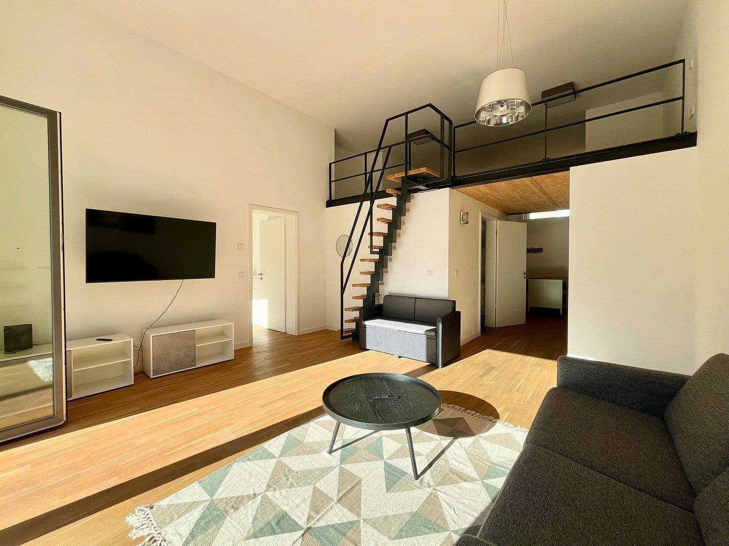 Prenájom bytu 2-izbový 92 m², Alt-Reinickendorf 54, Berlin, Berlín Prenájom bytu 2-izbový 92 m², Alt-Reinickendorf 54, Berlin, Berlín