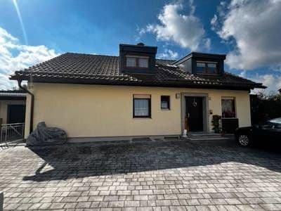 Predaj domu 730 m², pozemok 730 m², Straubing, Bavorsko Predaj domu 730 m², pozemok 730 m², Straubing, Bavorsko