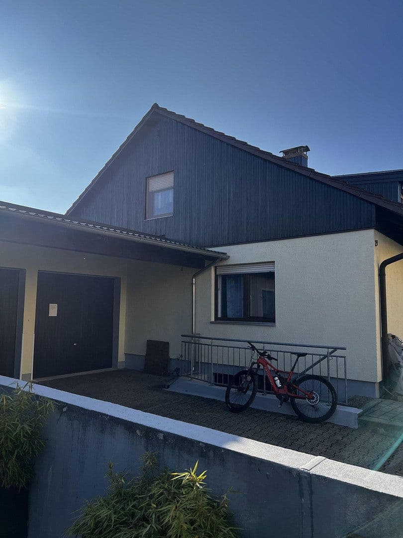 Predaj domu 730 m², pozemok 730 m², Straubing, Bavorsko Predaj domu 730 m², pozemok 730 m², Straubing, Bavorsko