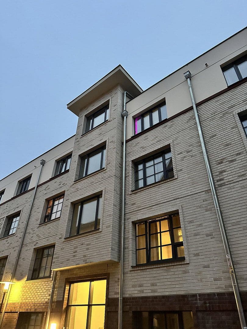 Prenájom bytu 3-izbový 90 m², Ferdinandstr. 16a, Frankfurt Oder, Brandenbursko Prenájom bytu 3-izbový 90 m², Ferdinandstr. 16a, Frankfurt Oder, Brandenbursko