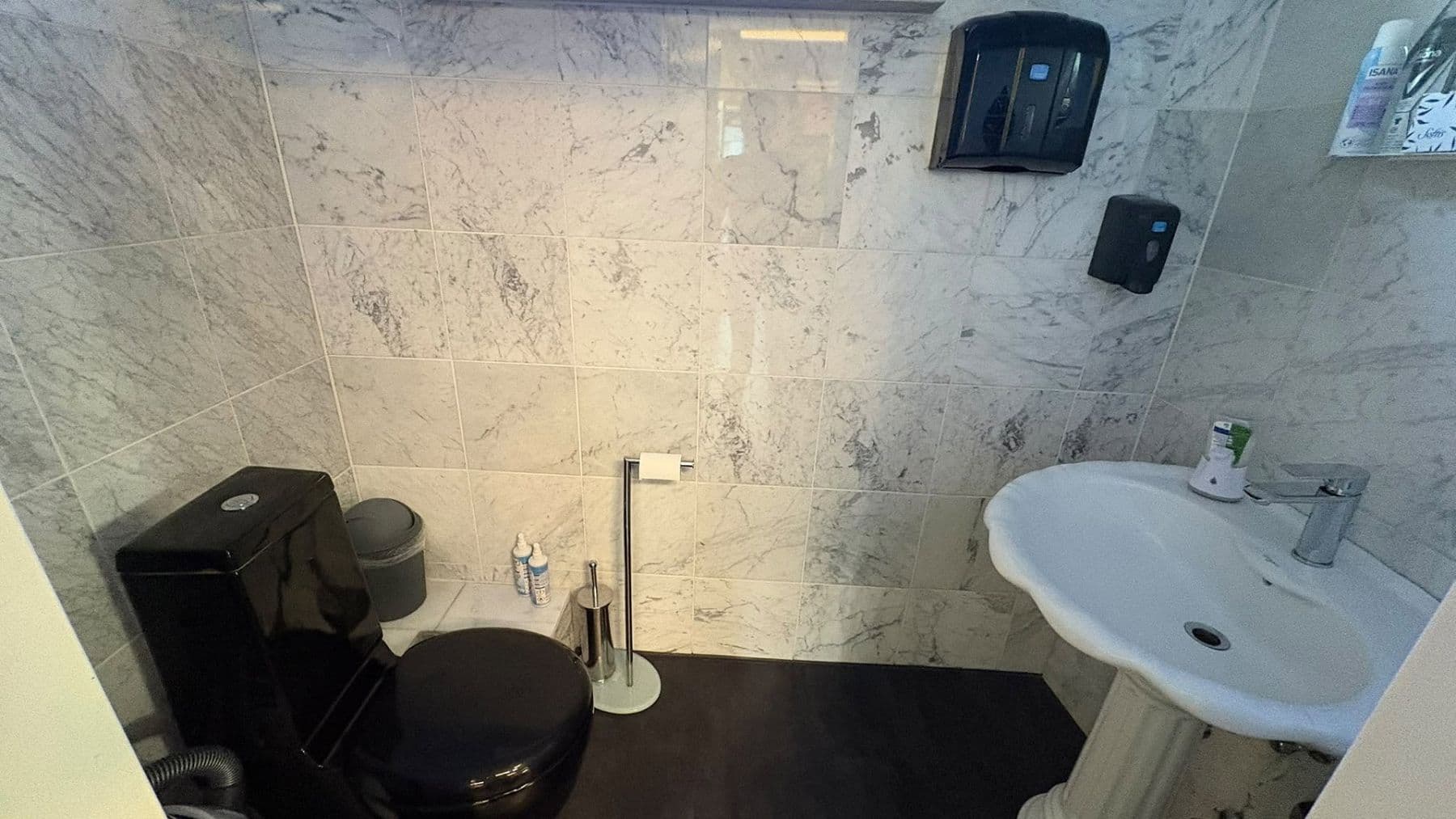 Prenájom kancelárie 33 m², Neustadt (Wied), Porýnie-Falcko Prenájom kancelárie 33 m², Neustadt (Wied), Porýnie-Falcko