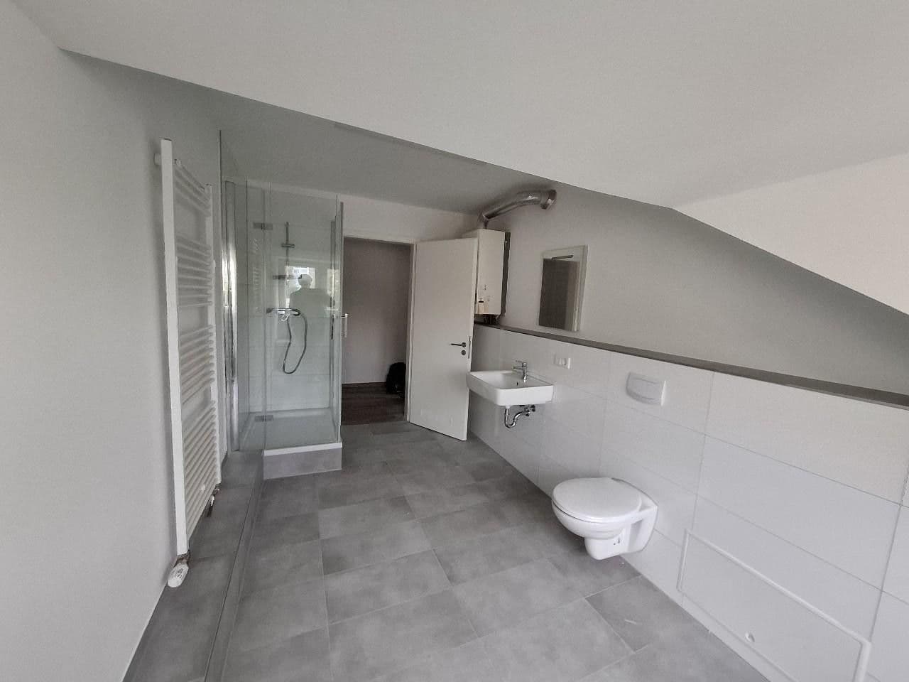 Prenájom bytu 2-izbový 40 m², Frankfurt am Main, Hesensko Prenájom bytu 2-izbový 40 m², Frankfurt am Main, Hesensko