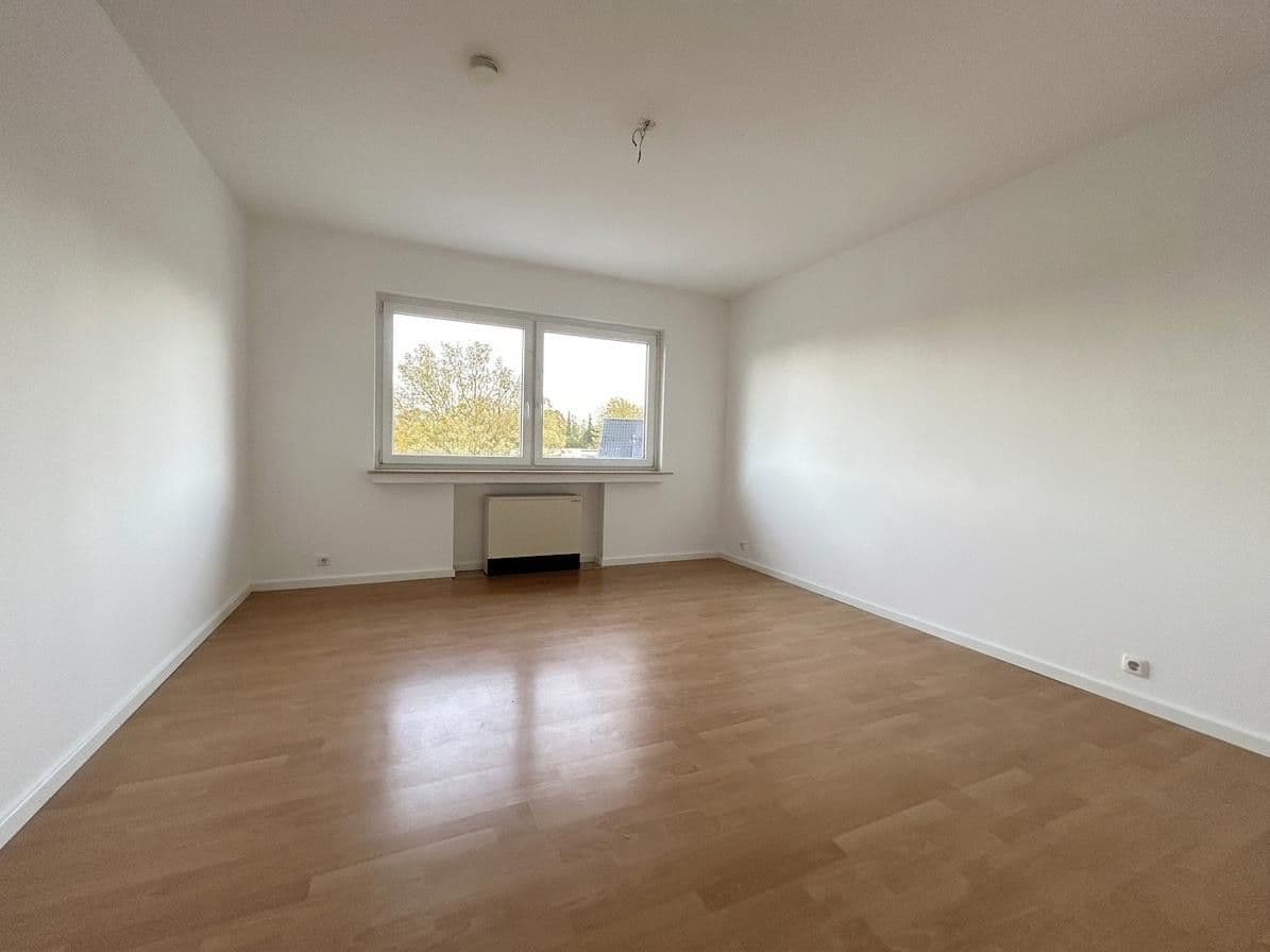 Prenájom bytu 3-izbový 82 m², Otto-Brenner-Straße 144, Bielefeld, Severné Porýnie - Westfálsko Prenájom bytu 3-izbový 82 m², Otto-Brenner-Straße 144, Bielefeld, Severné Porýnie - Westfálsko