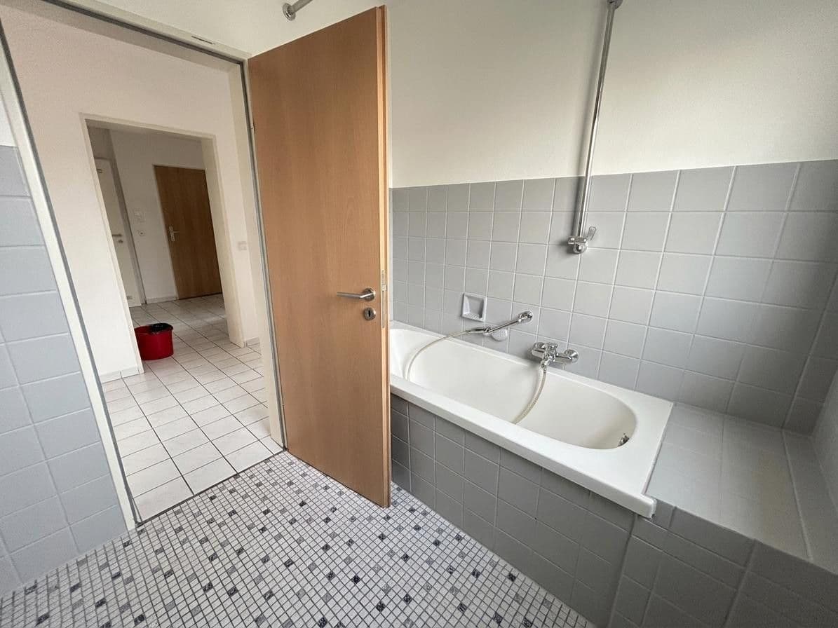 Prenájom bytu 3-izbový 82 m², Otto-Brenner-Straße 144, Bielefeld, Severné Porýnie - Westfálsko Prenájom bytu 3-izbový 82 m², Otto-Brenner-Straße 144, Bielefeld, Severné Porýnie - Westfálsko