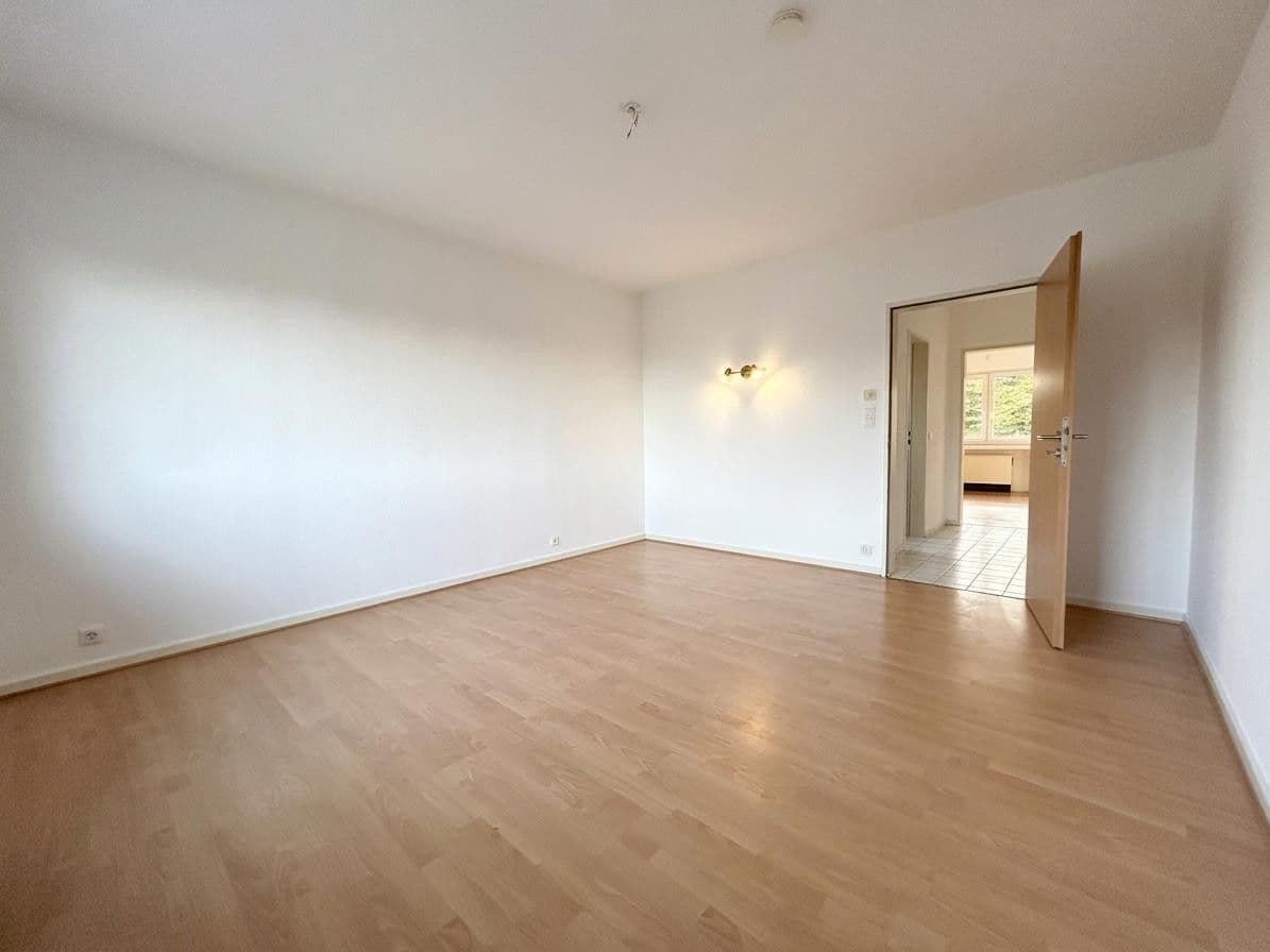 Prenájom bytu 3-izbový 82 m², Otto-Brenner-Straße 144, Bielefeld, Severné Porýnie - Westfálsko Prenájom bytu 3-izbový 82 m², Otto-Brenner-Straße 144, Bielefeld, Severné Porýnie - Westfálsko