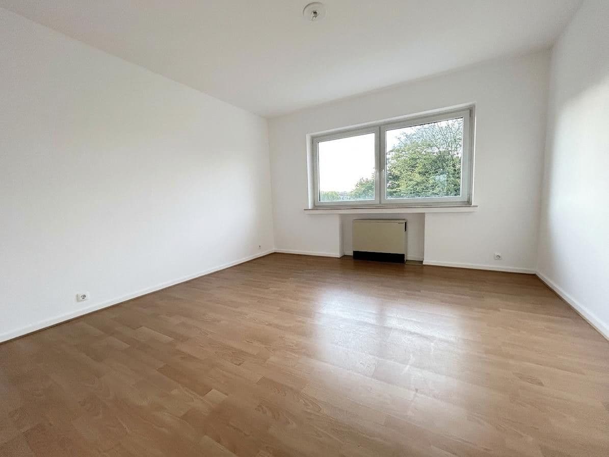Prenájom bytu 3-izbový 82 m², Otto-Brenner-Straße 144, Bielefeld, Severné Porýnie - Westfálsko Prenájom bytu 3-izbový 82 m², Otto-Brenner-Straße 144, Bielefeld, Severné Porýnie - Westfálsko