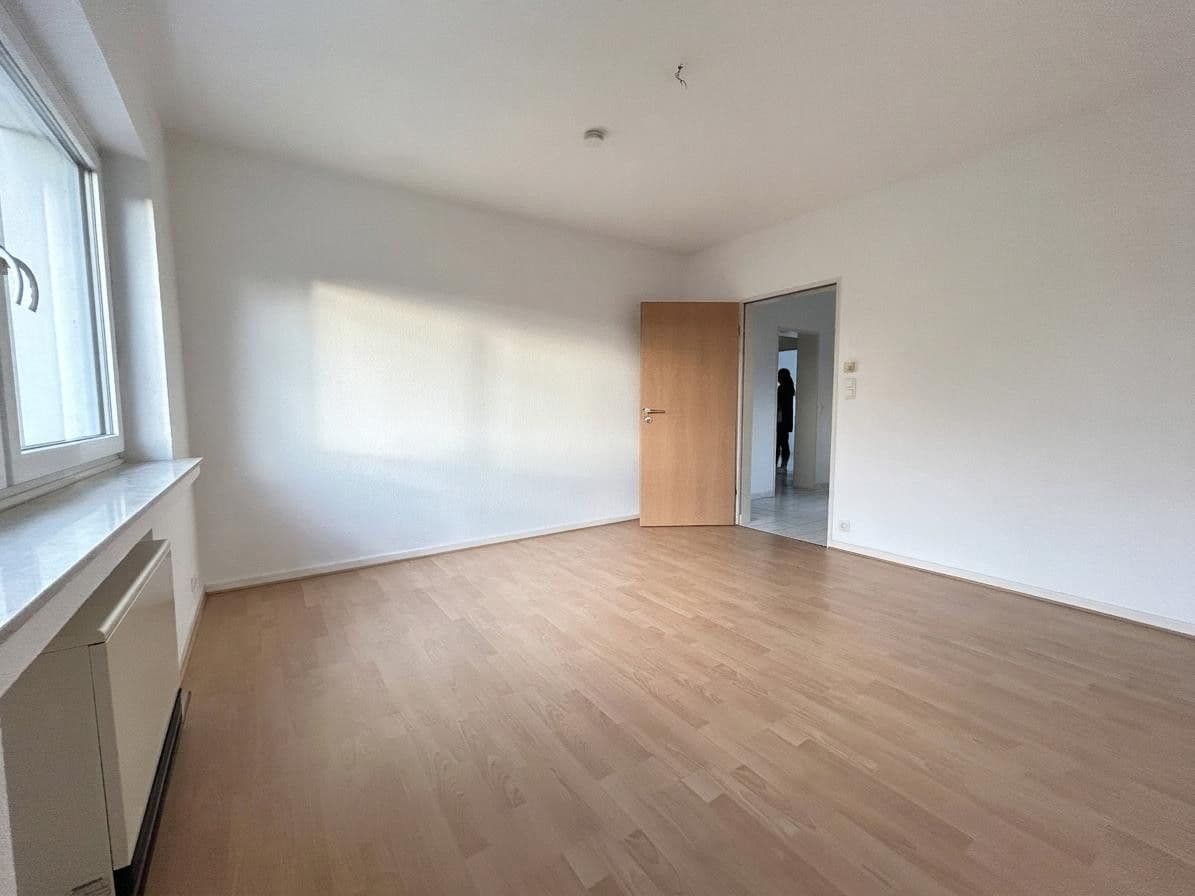 Prenájom bytu 3-izbový 82 m², Otto-Brenner-Straße 144, Bielefeld, Severné Porýnie - Westfálsko Prenájom bytu 3-izbový 82 m², Otto-Brenner-Straße 144, Bielefeld, Severné Porýnie - Westfálsko