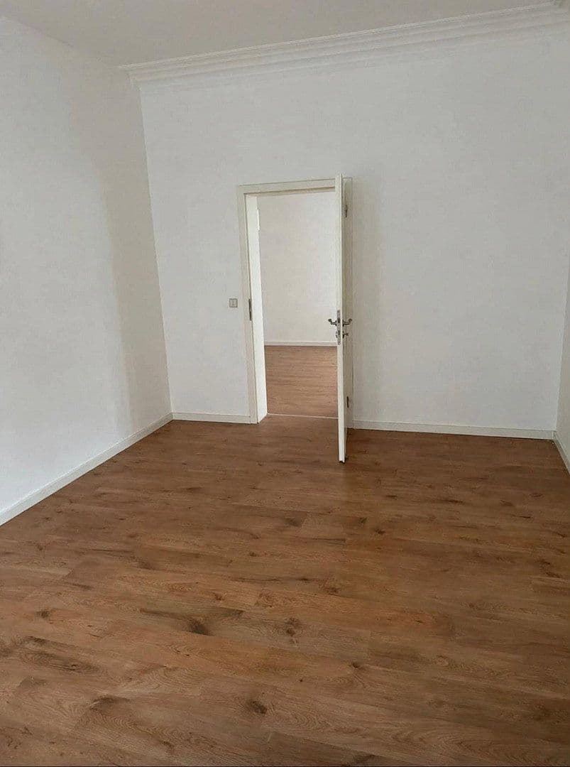 Prenájom bytu 4-izbový 112 m², Paul-Seydel-Str. 20, Limbach-Oberfrohna, Sasko Prenájom bytu 4-izbový 112 m², Paul-Seydel-Str. 20, Limbach-Oberfrohna, Sasko