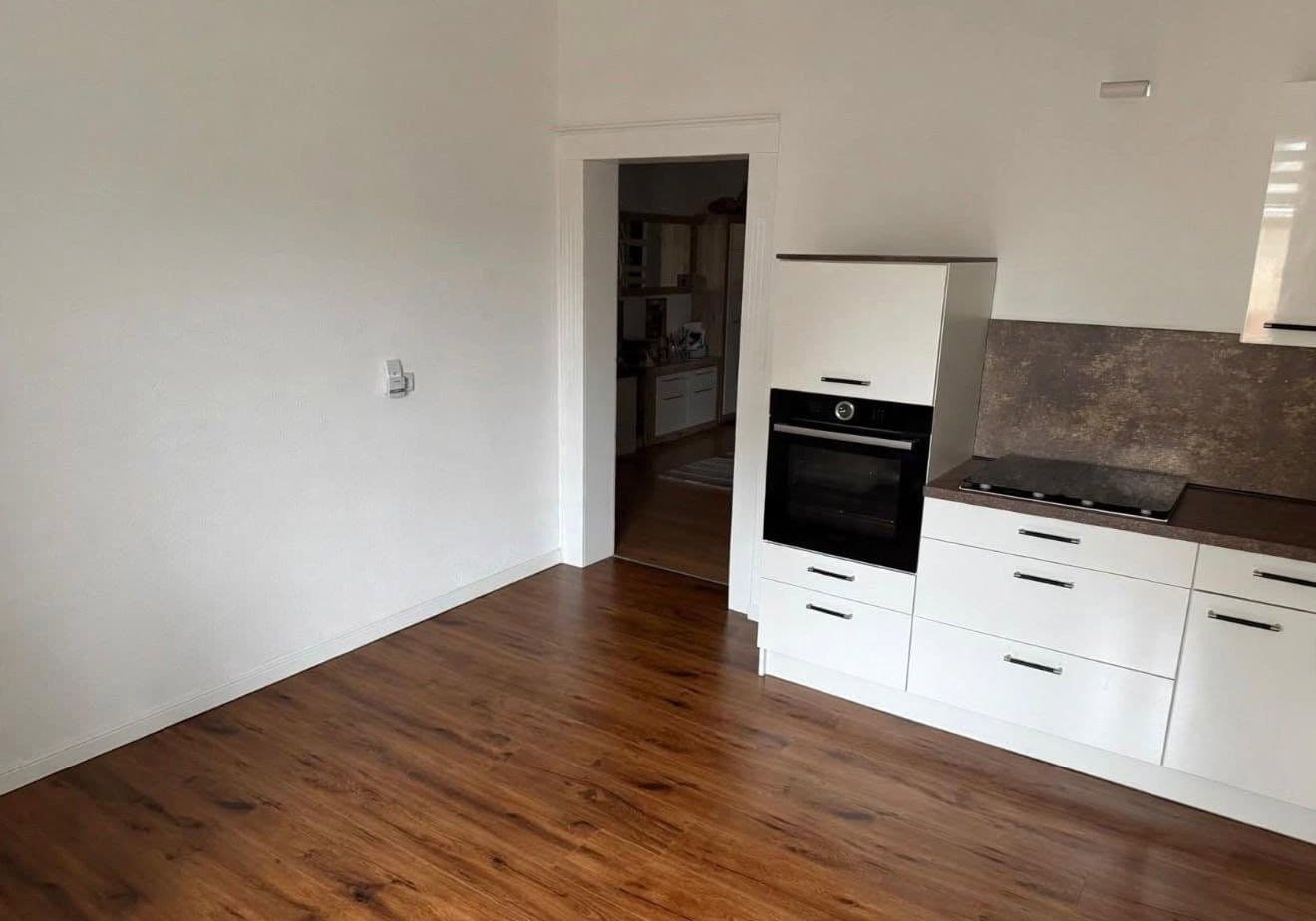 Prenájom bytu 4-izbový 112 m², Paul-Seydel-Str. 20, Limbach-Oberfrohna, Sasko Prenájom bytu 4-izbový 112 m², Paul-Seydel-Str. 20, Limbach-Oberfrohna, Sasko