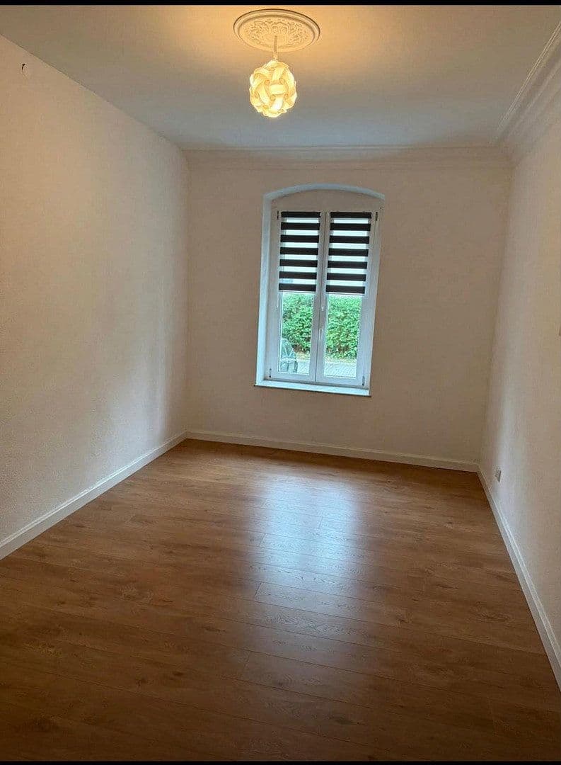 Prenájom bytu 4-izbový 112 m², Paul-Seydel-Str. 20, Limbach-Oberfrohna, Sasko Prenájom bytu 4-izbový 112 m², Paul-Seydel-Str. 20, Limbach-Oberfrohna, Sasko