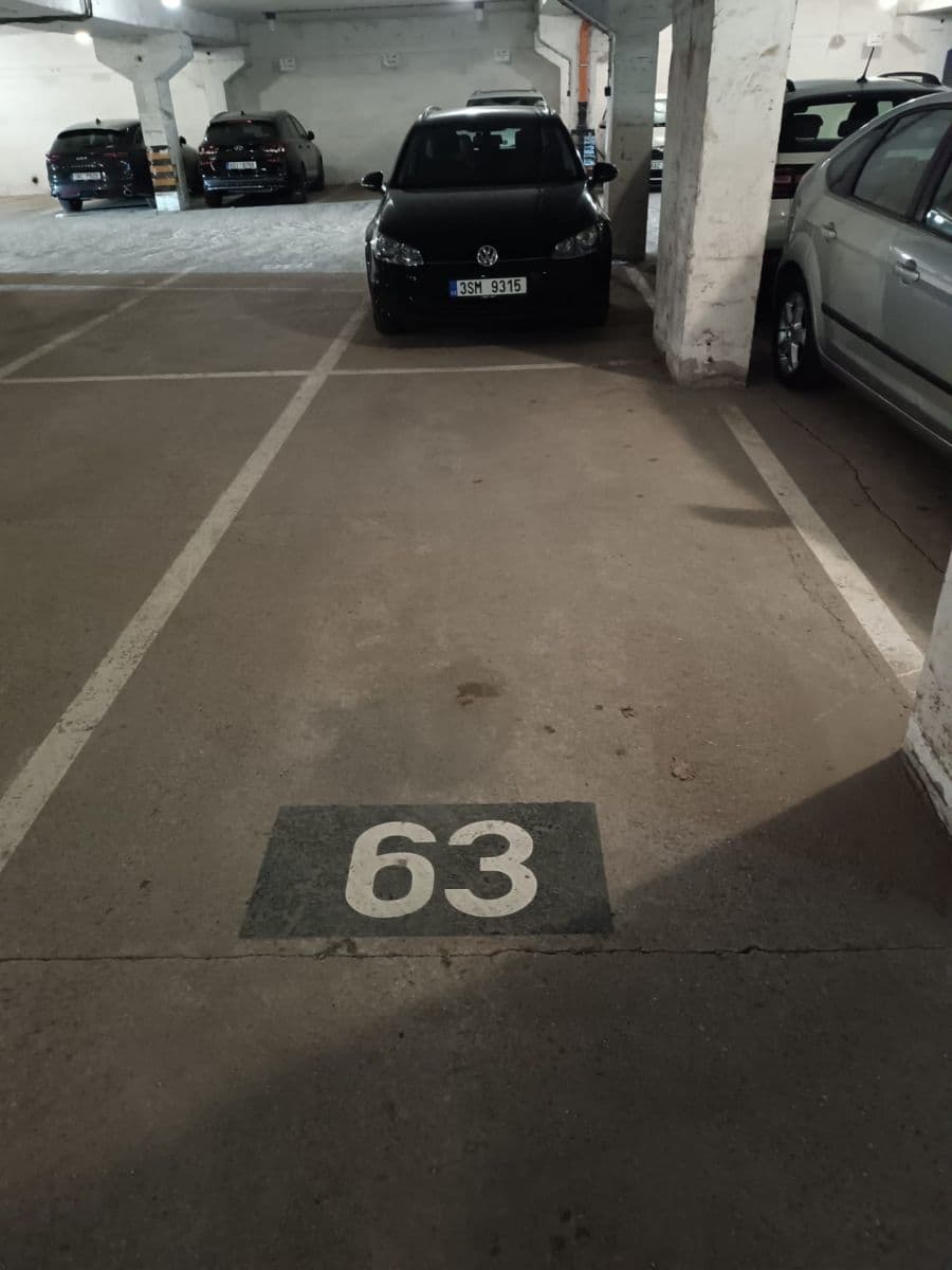 Prenájom garáže 15 m², Růženínská, Praha, Praha Prenájom garáže 15 m², Růženínská, Praha, Praha