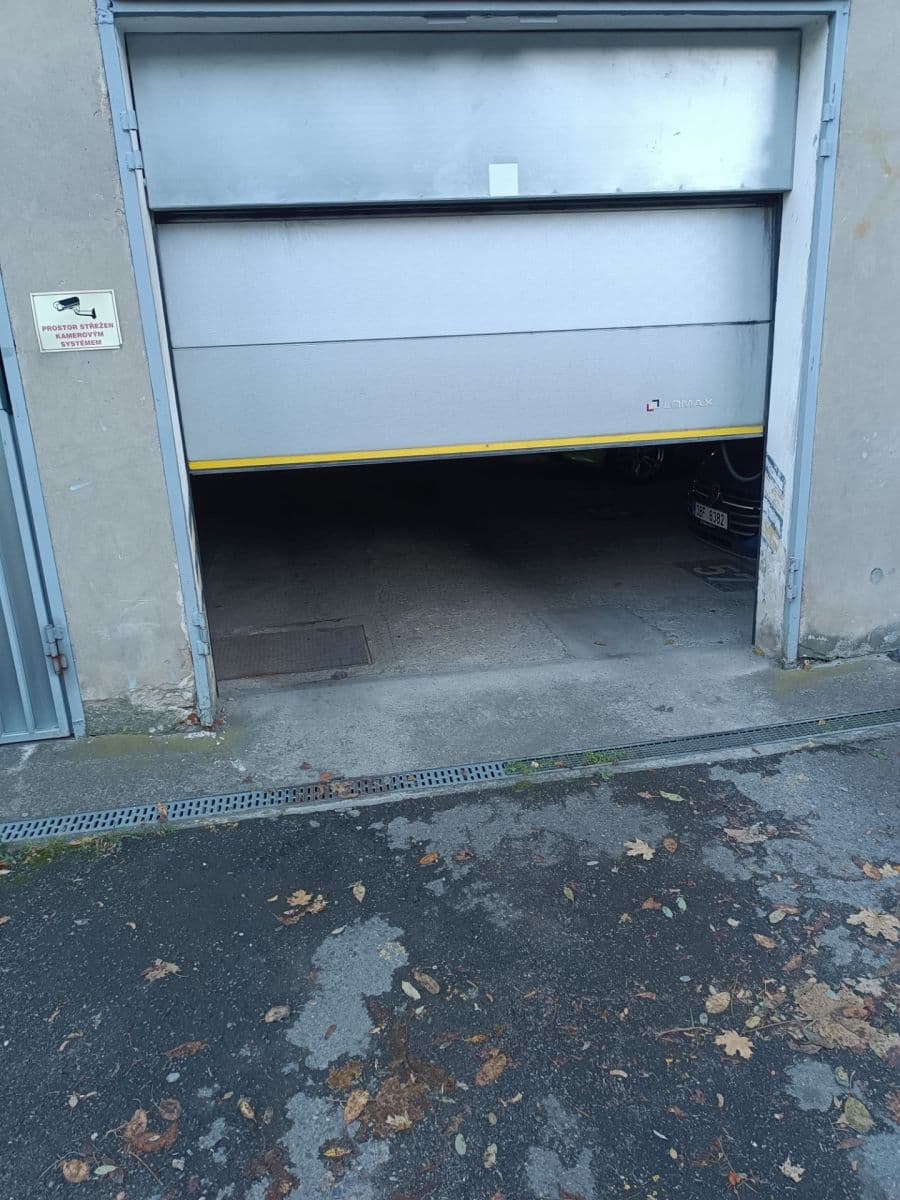 Prenájom garáže 15 m², Růženínská, Praha, Praha Prenájom garáže 15 m², Růženínská, Praha, Praha