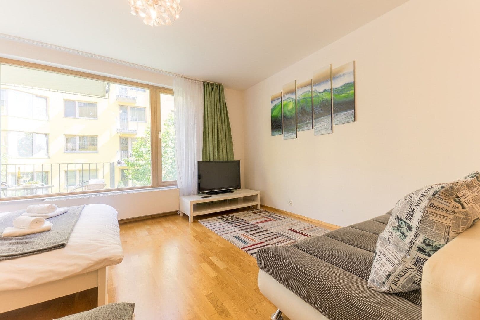 Prenájom bytu 1-izbový 46 m², Jeseniova, Praha, Praha Prenájom bytu 1-izbový 46 m², Jeseniova, Praha, Praha