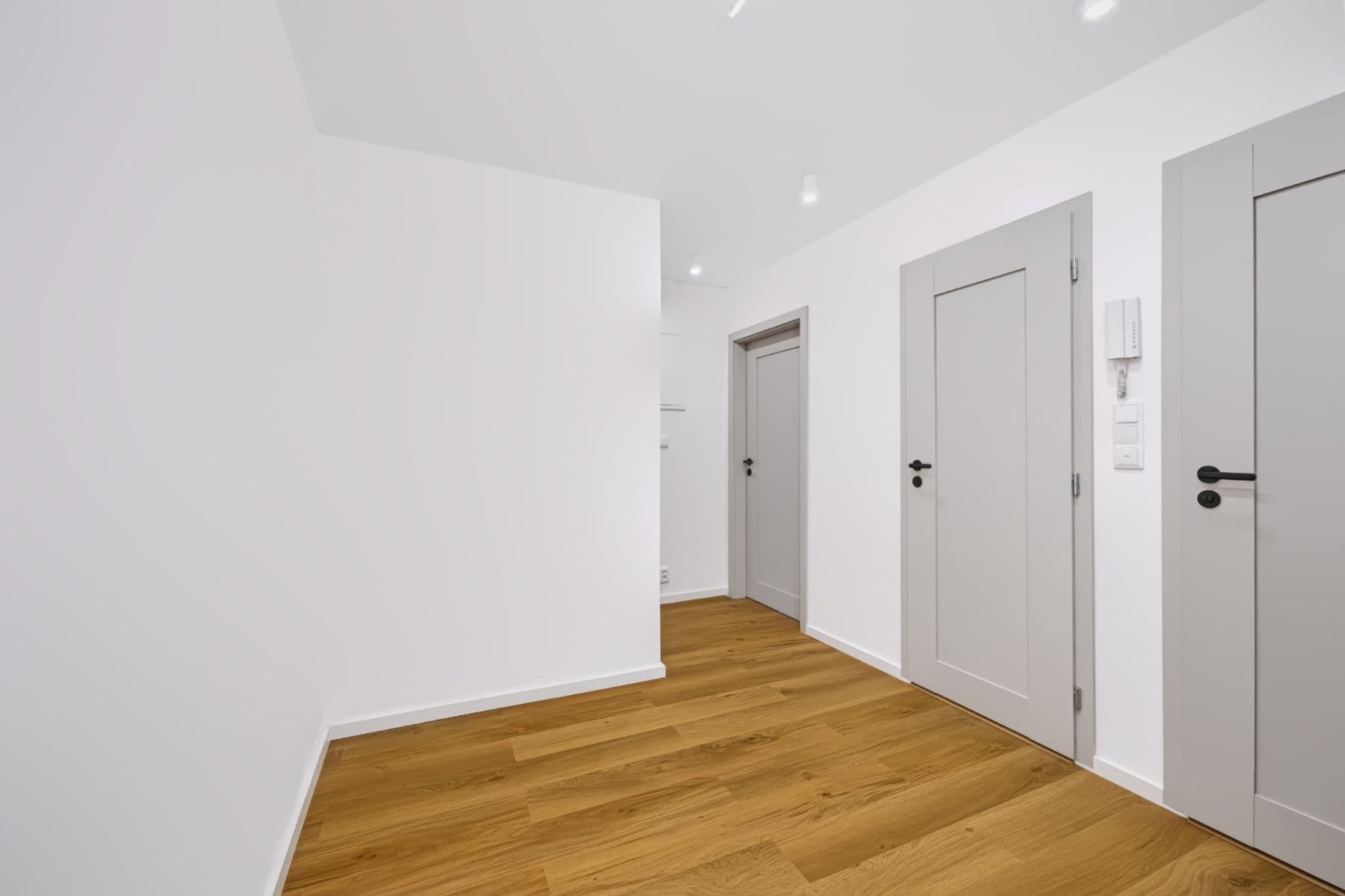 Predaj bytu 4-izbový 78 m², Hlavní, Praha, Praha Predaj bytu 4-izbový 78 m², Hlavní, Praha, Praha