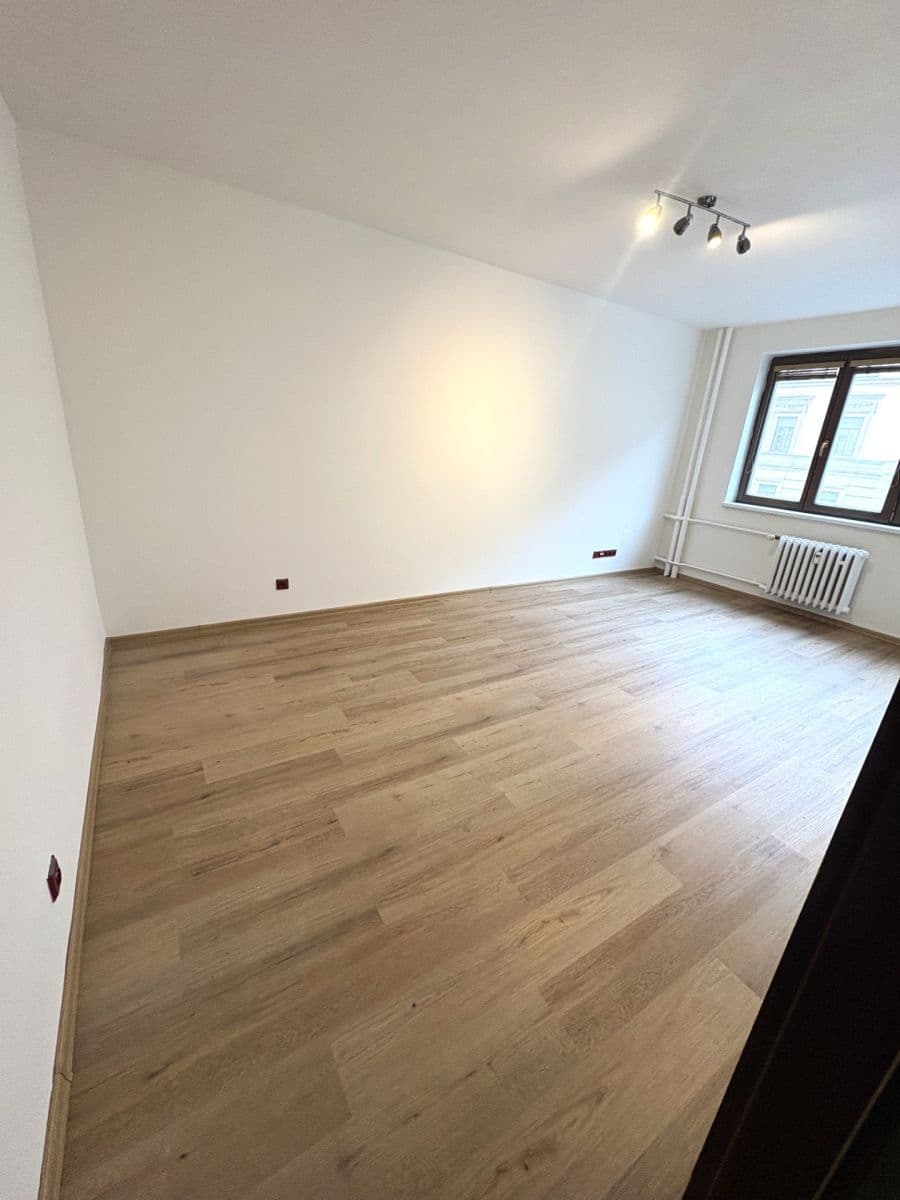 Predaj bytu 1-izbový 40 m², Sokolská, Praha, Praha Predaj bytu 1-izbový 40 m², Sokolská, Praha, Praha