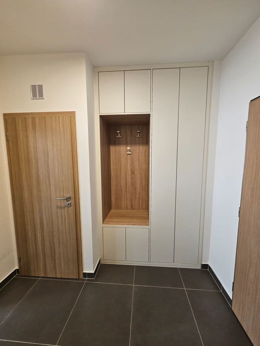 Prenájom bytu 2-izbový 53 m², Kardausova, Praha, Praha Prenájom bytu 2-izbový 53 m², Kardausova, Praha, Praha