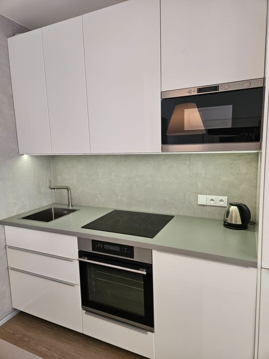 Prenájom bytu 2-izbový 53 m², Kardausova, Praha, Praha Prenájom bytu 2-izbový 53 m², Kardausova, Praha, Praha