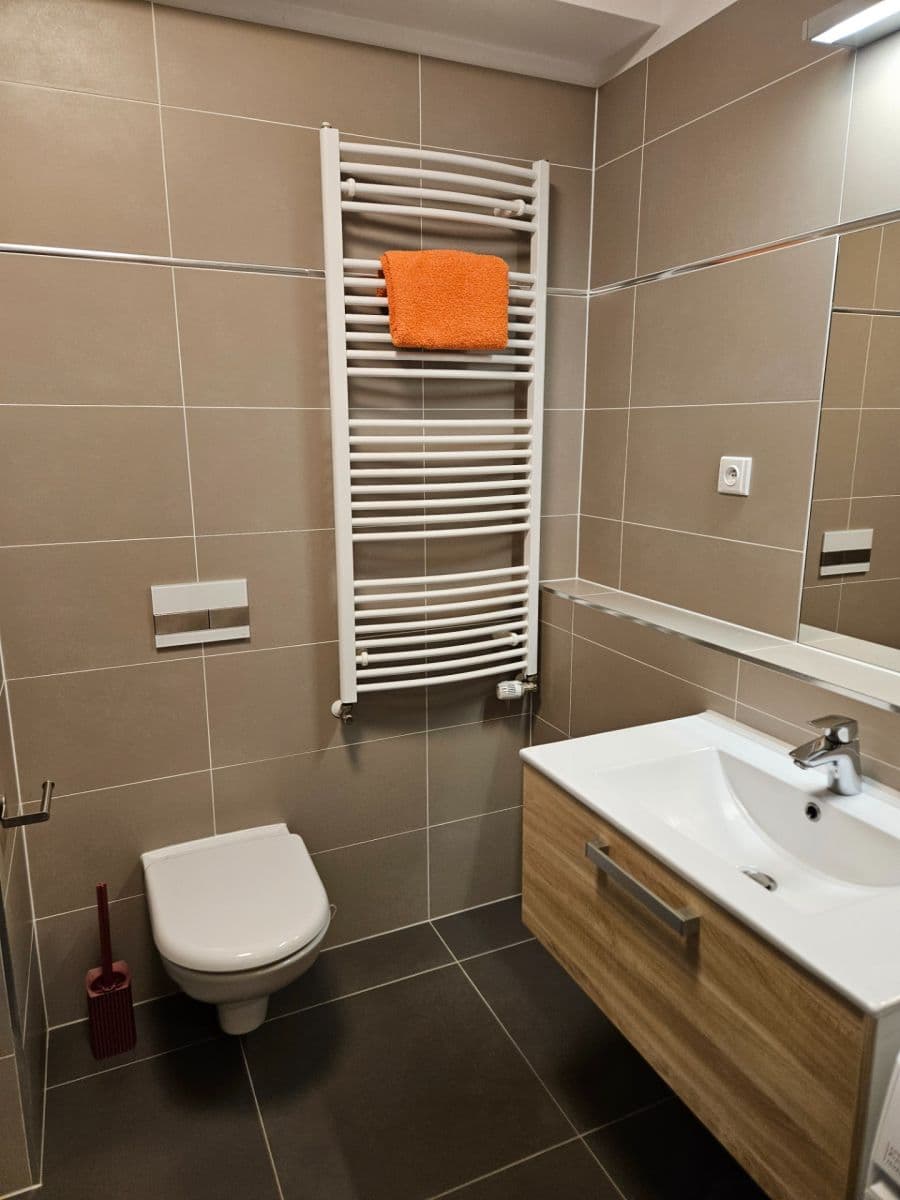 Prenájom bytu 2-izbový 53 m², Kardausova, Praha, Praha Prenájom bytu 2-izbový 53 m², Kardausova, Praha, Praha