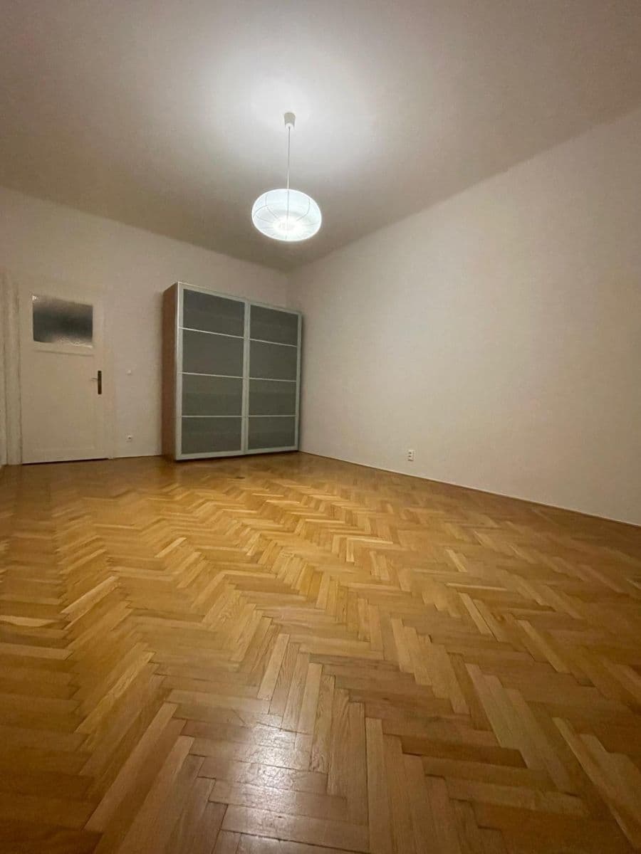 Prenájom bytu 3-izbový 110 m², Lucemburská, Praha, Praha Prenájom bytu 3-izbový 110 m², Lucemburská, Praha, Praha