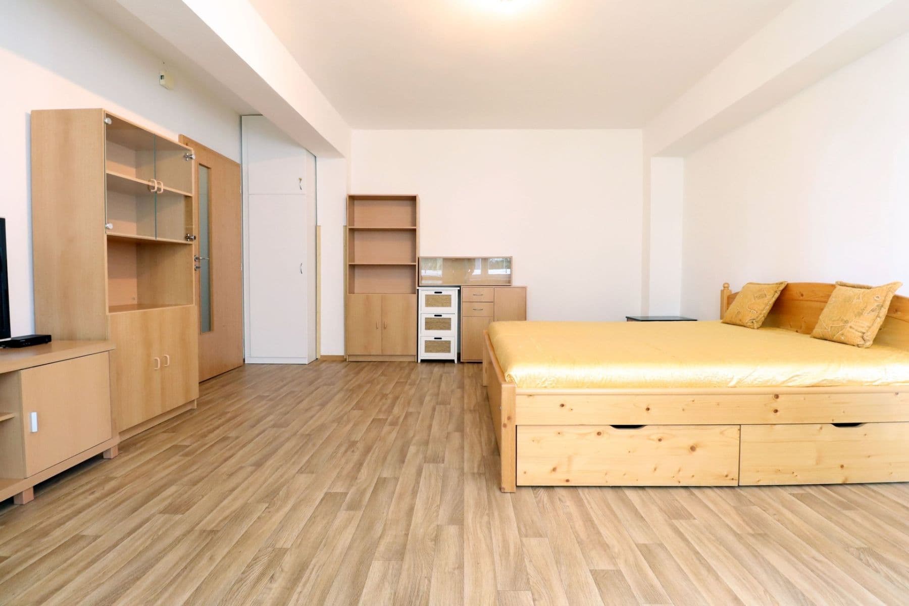 Prenájom bytu 1-izbový 44 m², Jana Švermy, Benešov, Středočeský kraj Prenájom bytu 1-izbový 44 m², Jana Švermy, Benešov, Středočeský kraj
