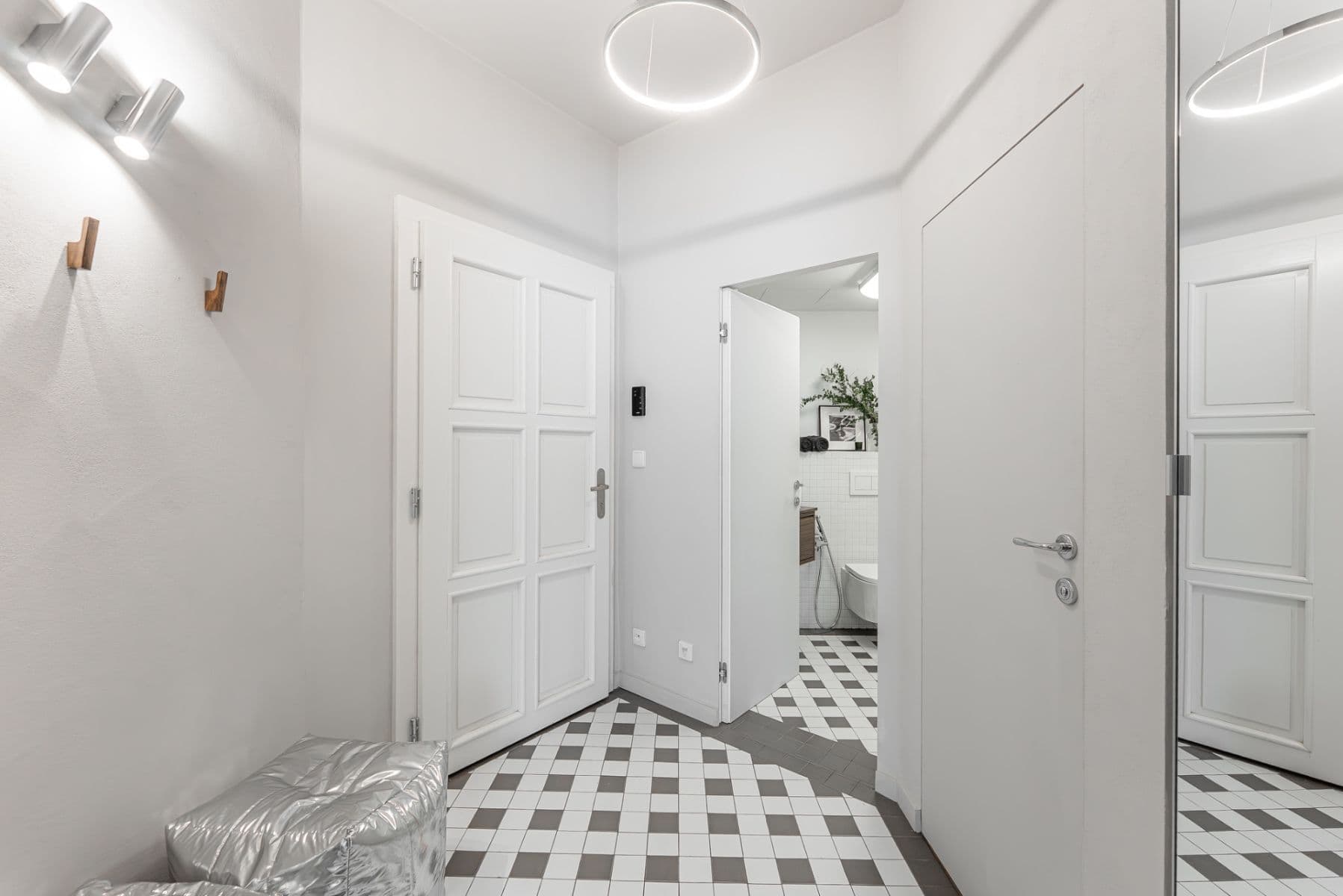 Predaj bytu 3-izbový 76 m², Ke Koulce, Praha, Praha Predaj bytu 3-izbový 76 m², Ke Koulce, Praha, Praha