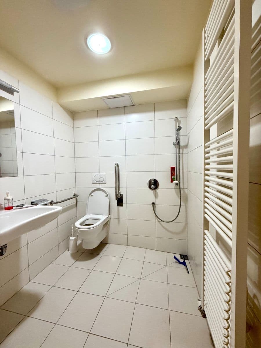Prenájom nebytového priestoru 20 m², Filmařská, Praha, Praha Prenájom nebytového priestoru 20 m², Filmařská, Praha, Praha