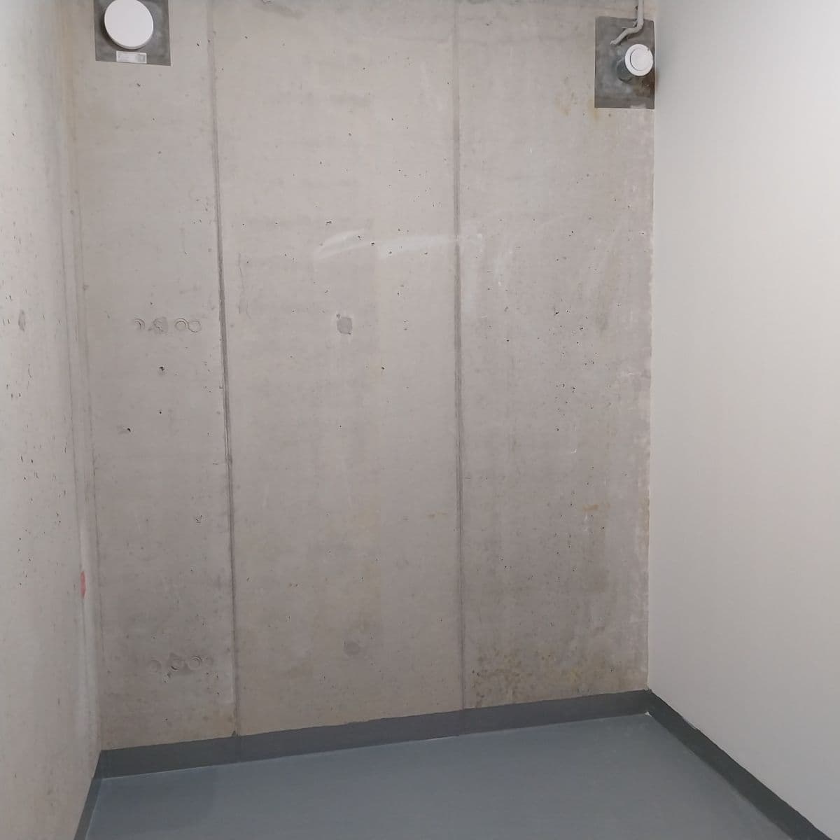 Prenájom nebytového priestoru 8 m², Stočesova, Praha, Praha Prenájom nebytového priestoru 8 m², Stočesova, Praha, Praha