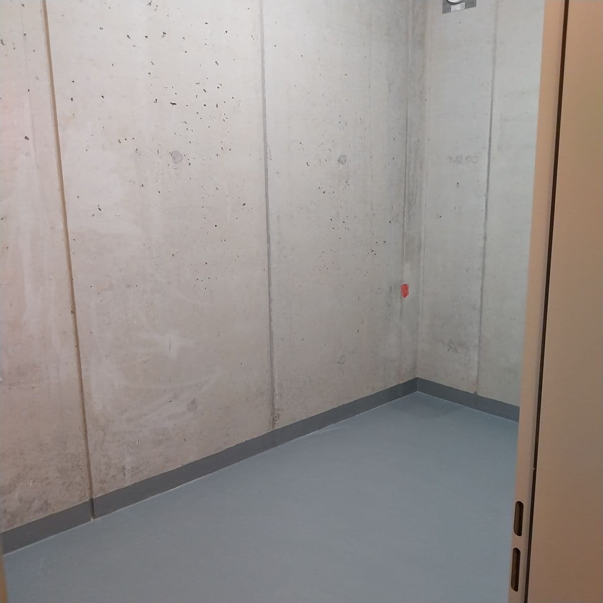 Prenájom nebytového priestoru 8 m², Stočesova, Praha, Praha Prenájom nebytového priestoru 8 m², Stočesova, Praha, Praha