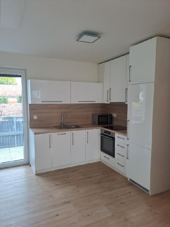 Prenájom bytu 1-izbový 40 m², Lovčičky, Jihomoravský kraj Prenájom bytu 1-izbový 40 m², Lovčičky, Jihomoravský kraj