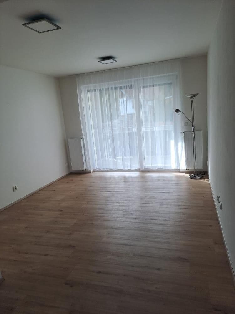 Prenájom bytu 1-izbový 40 m², Lovčičky, Jihomoravský kraj Prenájom bytu 1-izbový 40 m², Lovčičky, Jihomoravský kraj