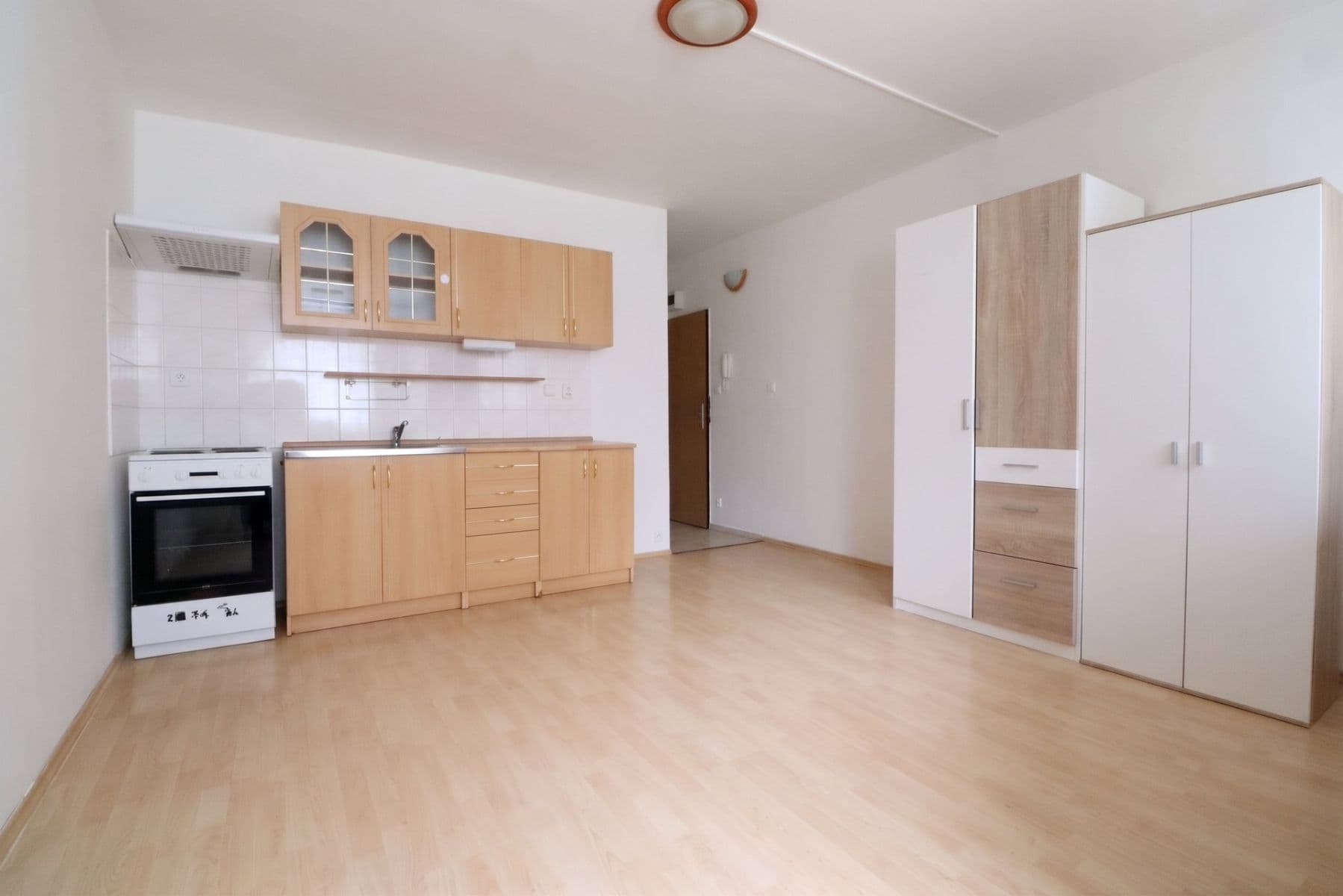 Prenájom bytu 1-izbový 25 m², Jílovská, Praha, Praha Prenájom bytu 1-izbový 25 m², Jílovská, Praha, Praha