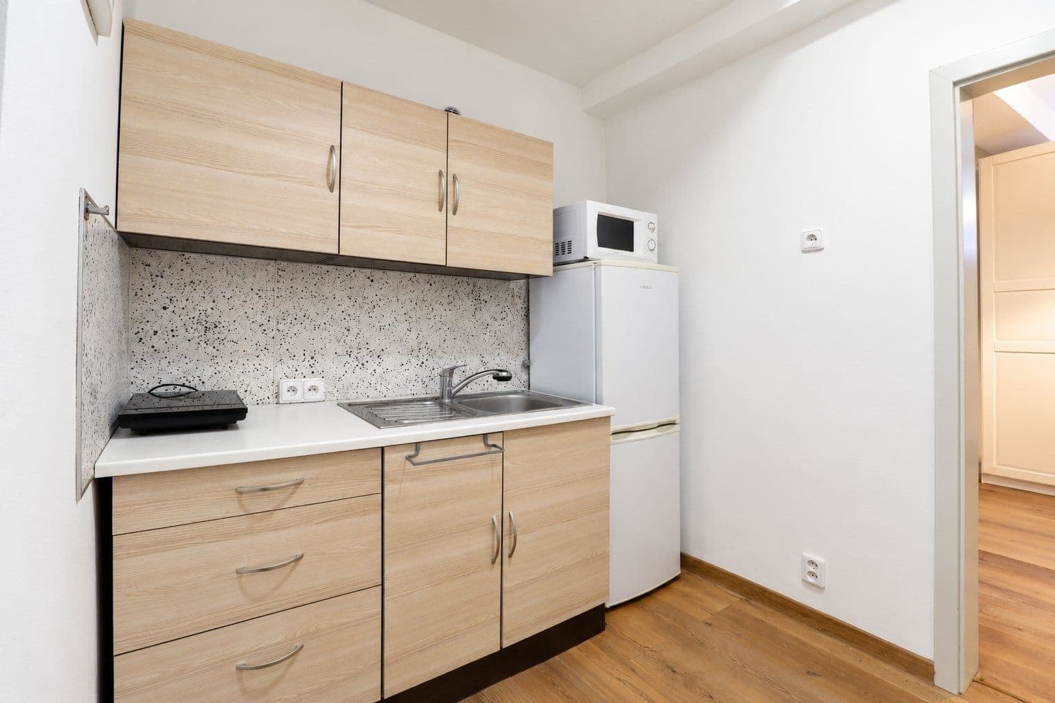 Prenájom bytu 1-izbový 22 m², Velvarská, Praha, Praha Prenájom bytu 1-izbový 22 m², Velvarská, Praha, Praha