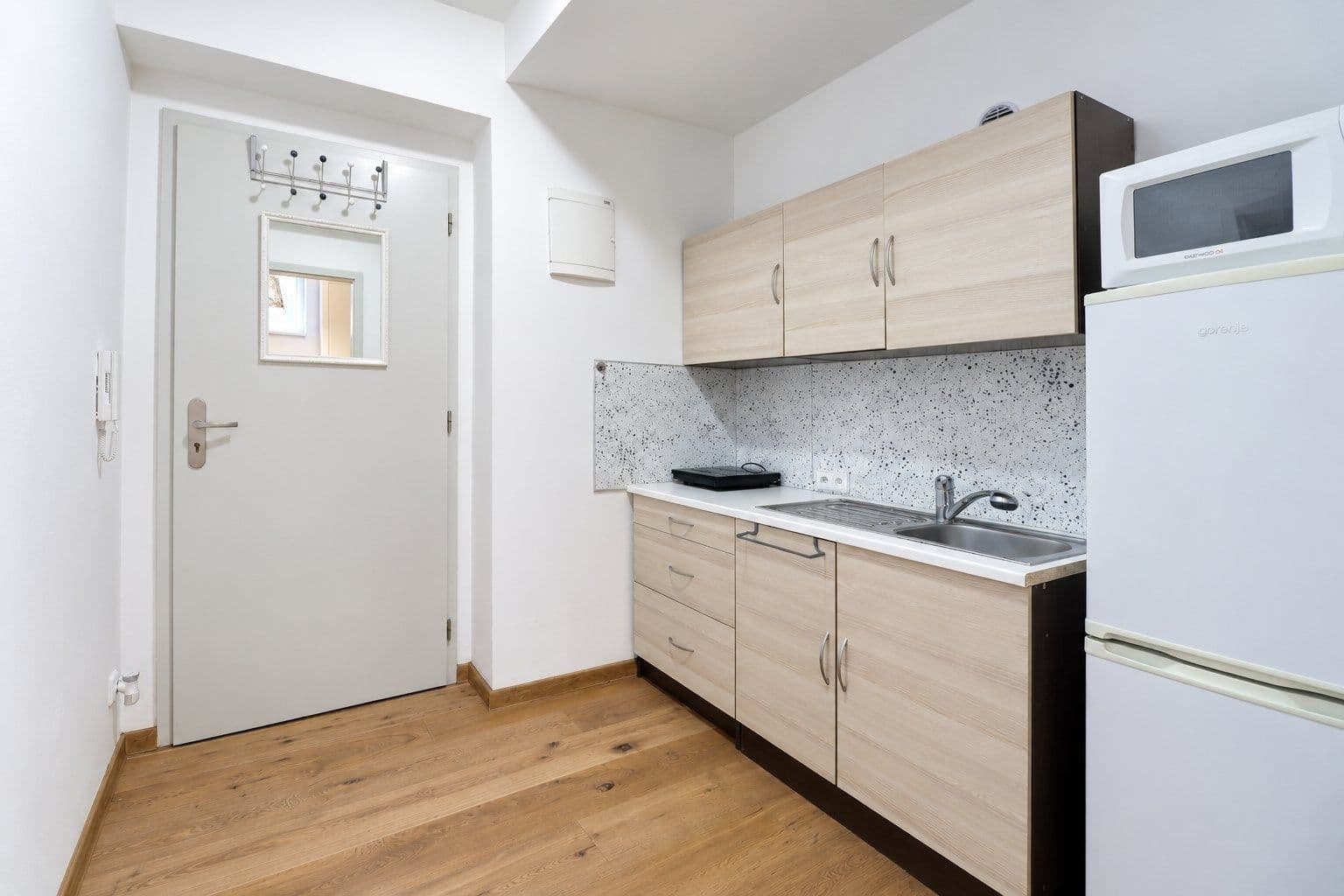 Prenájom bytu 1-izbový 22 m², Velvarská, Praha, Praha Prenájom bytu 1-izbový 22 m², Velvarská, Praha, Praha