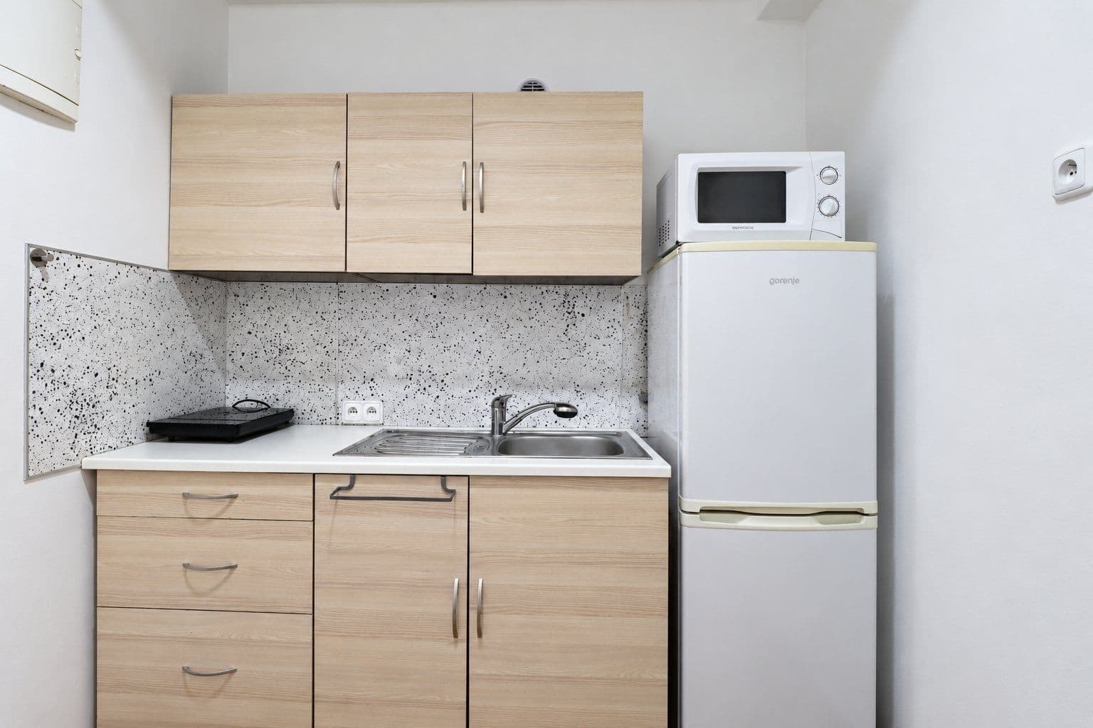 Prenájom bytu 1-izbový 22 m², Velvarská, Praha, Praha Prenájom bytu 1-izbový 22 m², Velvarská, Praha, Praha