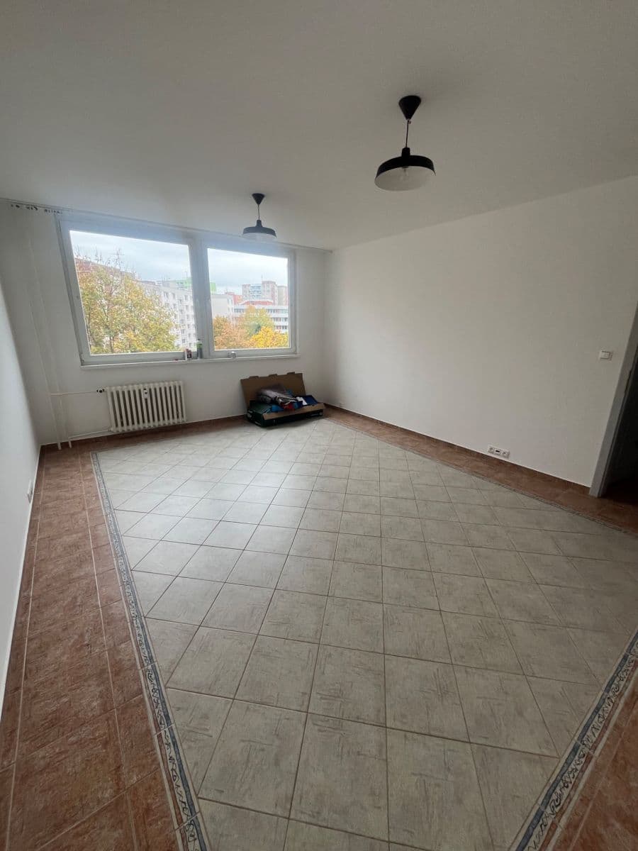 Prenájom bytu 4-izbový 85 m², Krškova, Praha, Praha Prenájom bytu 4-izbový 85 m², Krškova, Praha, Praha
