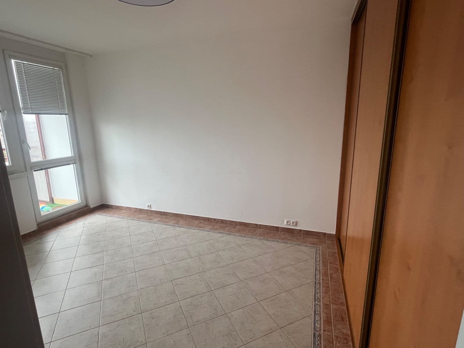 Prenájom bytu 4-izbový 85 m², Krškova, Praha, Praha Prenájom bytu 4-izbový 85 m², Krškova, Praha, Praha