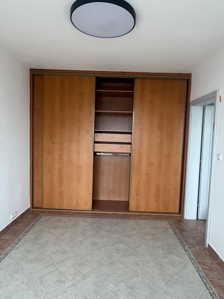 Prenájom bytu 4-izbový 85 m², Krškova, Praha, Praha Prenájom bytu 4-izbový 85 m², Krškova, Praha, Praha