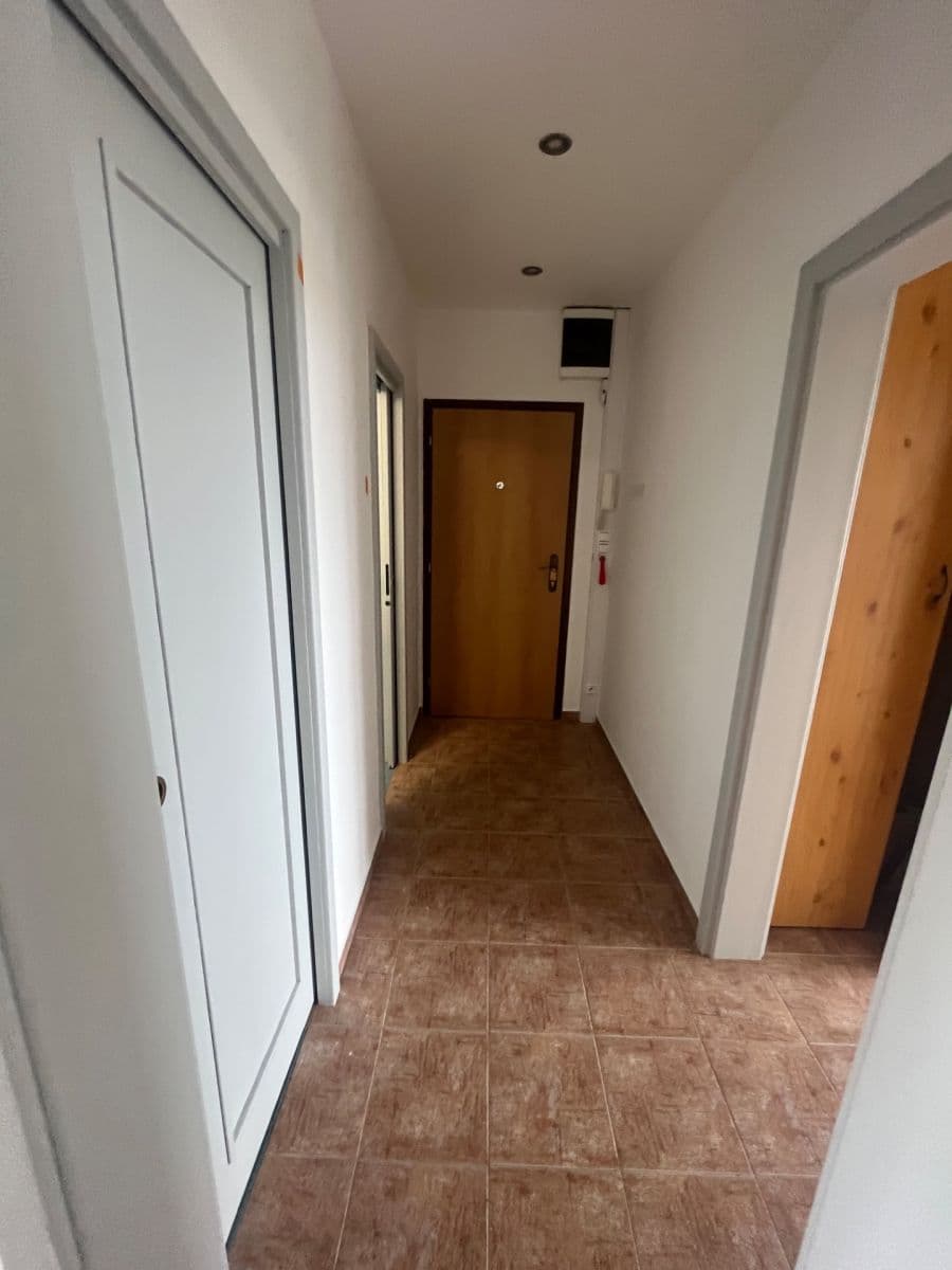 Prenájom bytu 4-izbový 85 m², Krškova, Praha, Praha Prenájom bytu 4-izbový 85 m², Krškova, Praha, Praha