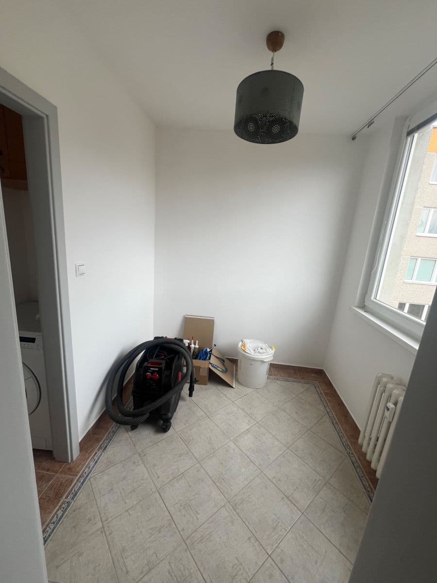Prenájom bytu 4-izbový 85 m², Krškova, Praha, Praha Prenájom bytu 4-izbový 85 m², Krškova, Praha, Praha