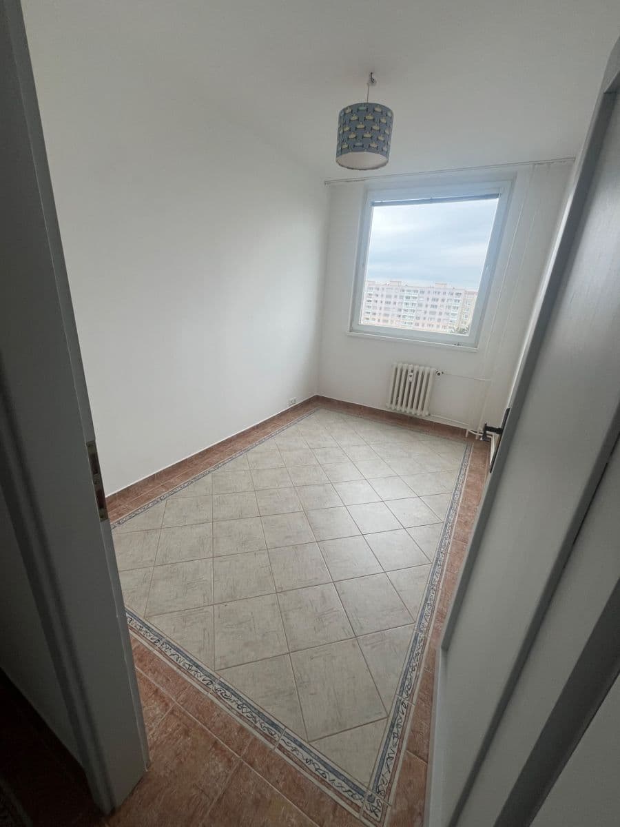 Prenájom bytu 4-izbový 85 m², Krškova, Praha, Praha Prenájom bytu 4-izbový 85 m², Krškova, Praha, Praha