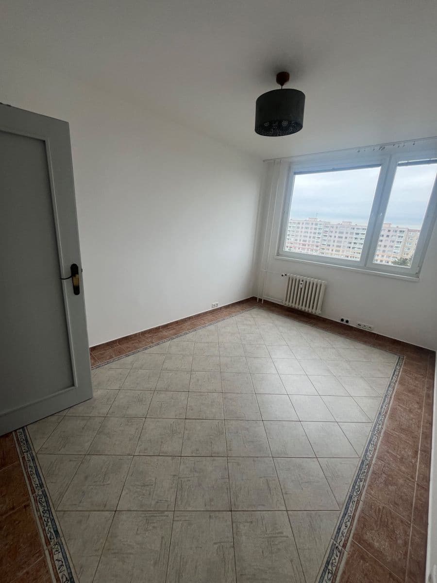 Prenájom bytu 4-izbový 85 m², Krškova, Praha, Praha Prenájom bytu 4-izbový 85 m², Krškova, Praha, Praha