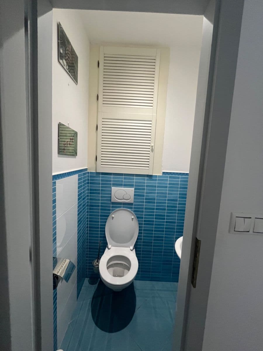 Prenájom bytu 4-izbový 85 m², Krškova, Praha, Praha Prenájom bytu 4-izbový 85 m², Krškova, Praha, Praha