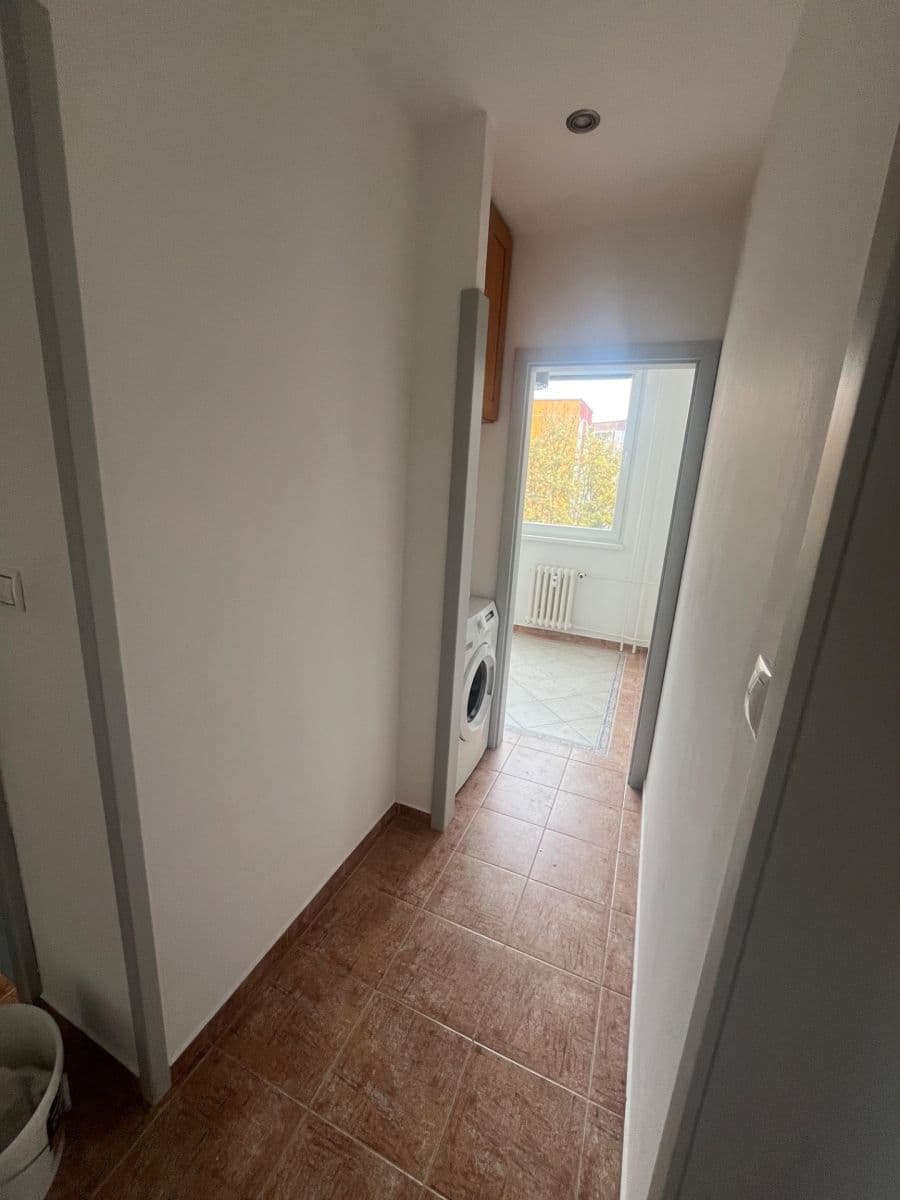 Prenájom bytu 4-izbový 85 m², Krškova, Praha, Praha Prenájom bytu 4-izbový 85 m², Krškova, Praha, Praha