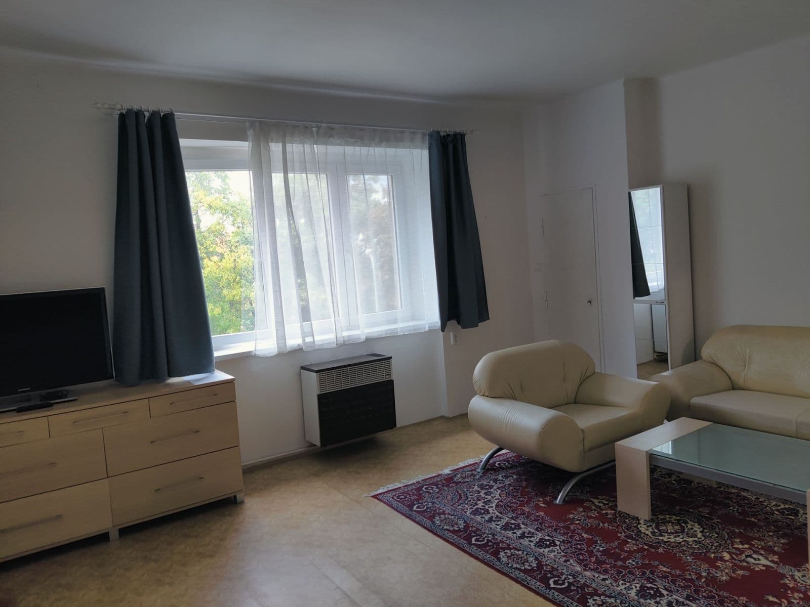 Prenájom bytu 1-izbový 37 m², Sdružení, Praha, Praha Prenájom bytu 1-izbový 37 m², Sdružení, Praha, Praha