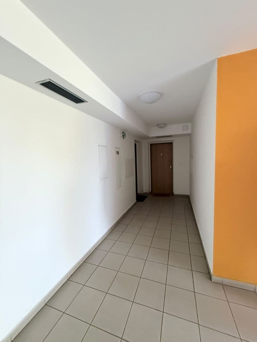 Predaj bytu 2-izbový 64 m², Suchdolské náměstí, Praha, Praha Predaj bytu 2-izbový 64 m², Suchdolské náměstí, Praha, Praha