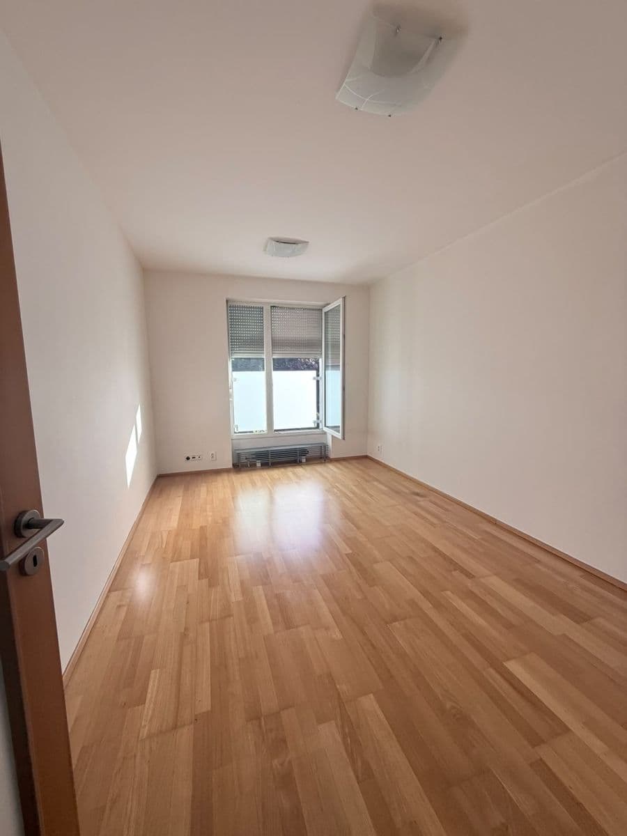 Predaj bytu 2-izbový 64 m², Suchdolské náměstí, Praha, Praha Predaj bytu 2-izbový 64 m², Suchdolské náměstí, Praha, Praha