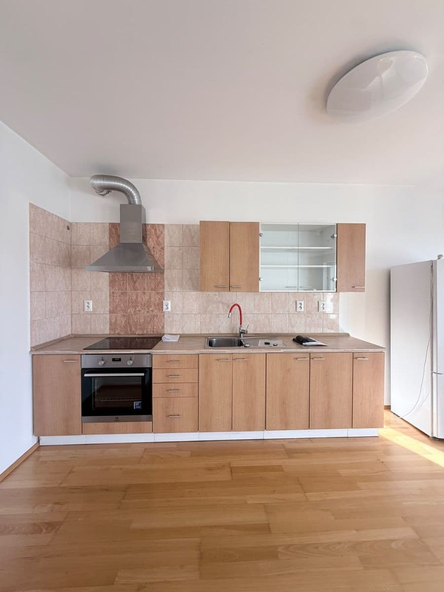 Predaj bytu 2-izbový 64 m², Suchdolské náměstí, Praha, Praha Predaj bytu 2-izbový 64 m², Suchdolské náměstí, Praha, Praha