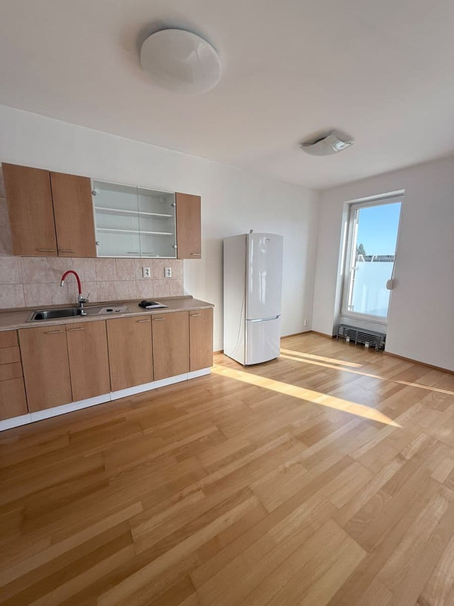 Predaj bytu 2-izbový 64 m², Suchdolské náměstí, Praha, Praha Predaj bytu 2-izbový 64 m², Suchdolské náměstí, Praha, Praha
