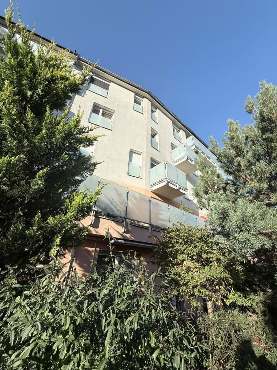 Predaj bytu 2-izbový 64 m², Suchdolské náměstí, Praha, Praha Predaj bytu 2-izbový 64 m², Suchdolské náměstí, Praha, Praha